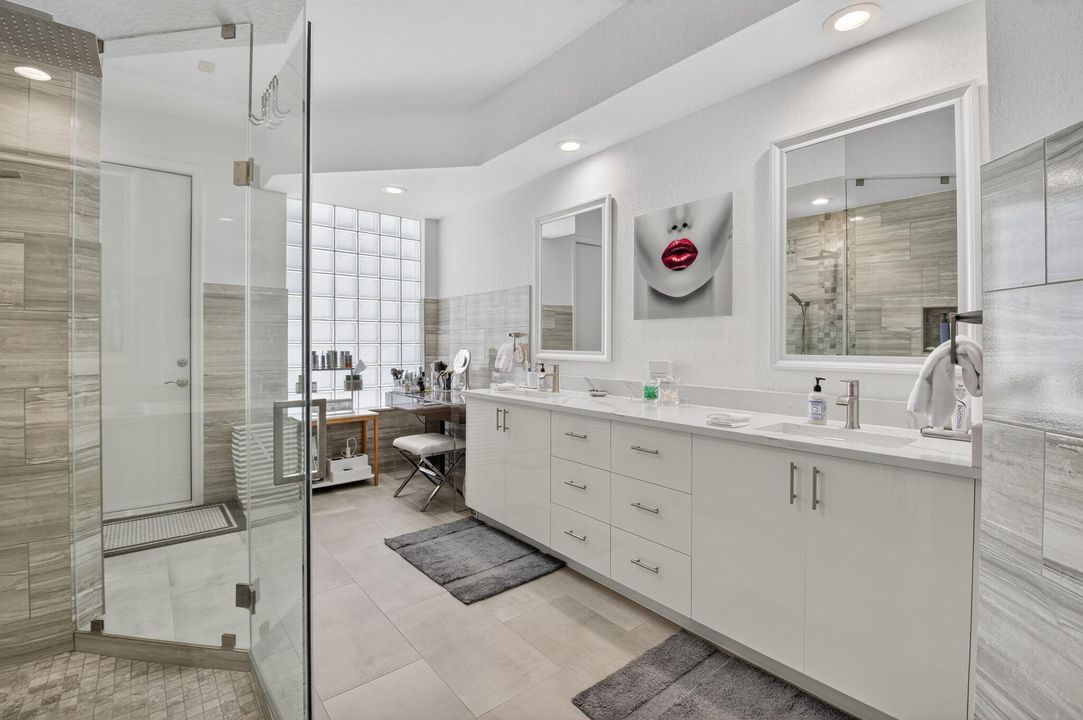 Под контрактом: $1,195,000 (4 спален, 3 ванн, 3081 Квадратных фут)