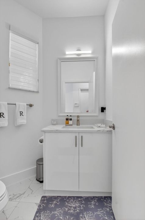 Под контрактом: $1,195,000 (4 спален, 3 ванн, 3081 Квадратных фут)