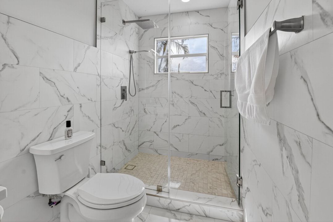 Под контрактом: $1,195,000 (4 спален, 3 ванн, 3081 Квадратных фут)