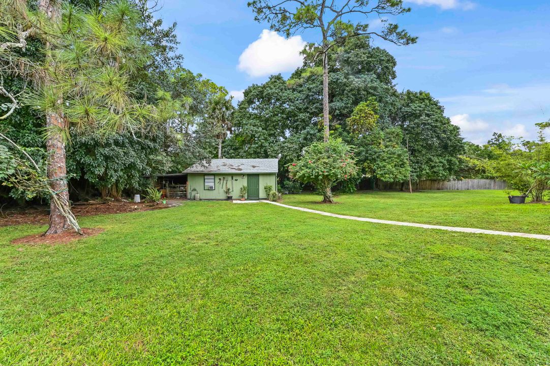 For Sale: $673,000 (5 beds, 3 baths, 2500 Square Feet)