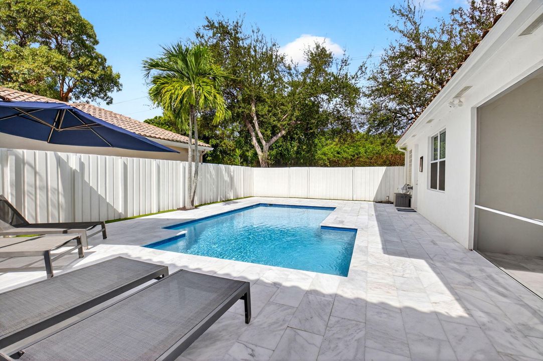 Под контрактом: $1,195,000 (4 спален, 3 ванн, 3081 Квадратных фут)