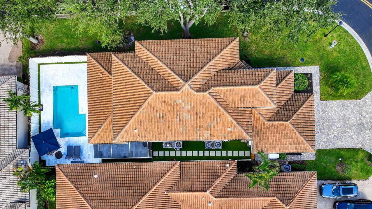 Под контрактом: $1,195,000 (4 спален, 3 ванн, 3081 Квадратных фут)