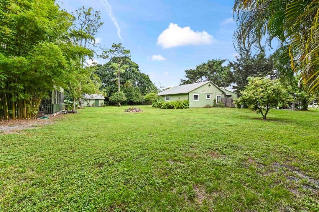 For Sale: $673,000 (5 beds, 3 baths, 2500 Square Feet)