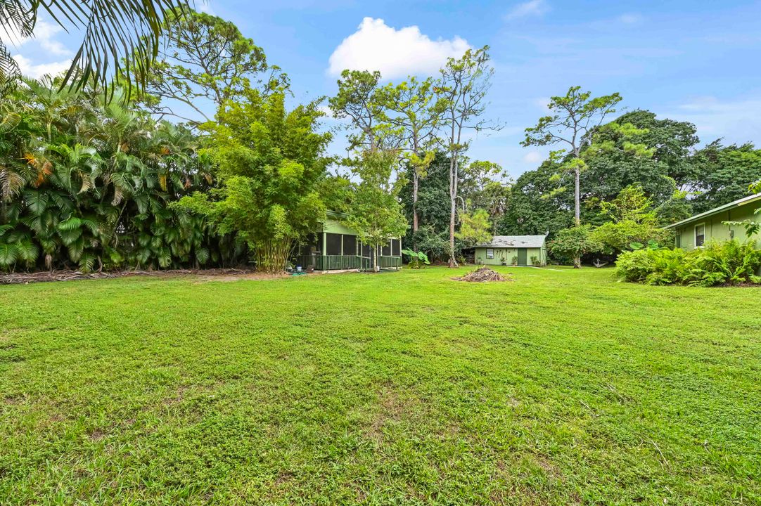 For Sale: $673,000 (5 beds, 3 baths, 2500 Square Feet)