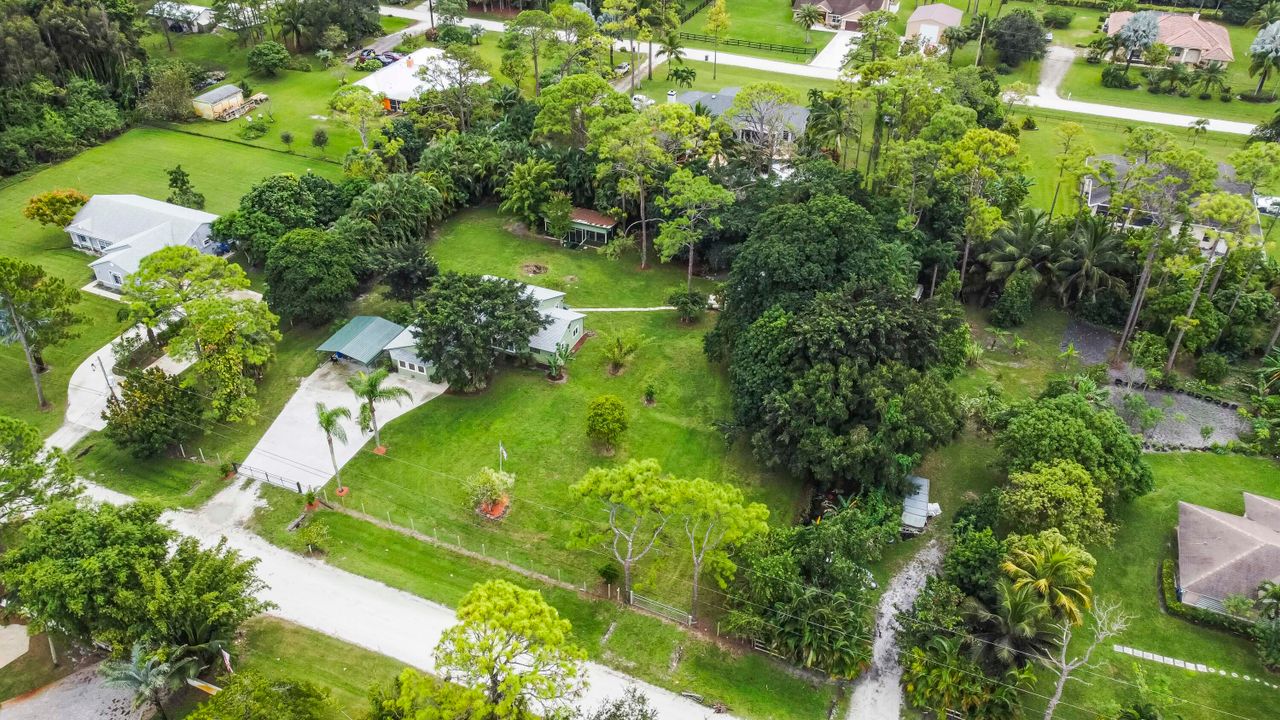 For Sale: $673,000 (5 beds, 3 baths, 2500 Square Feet)