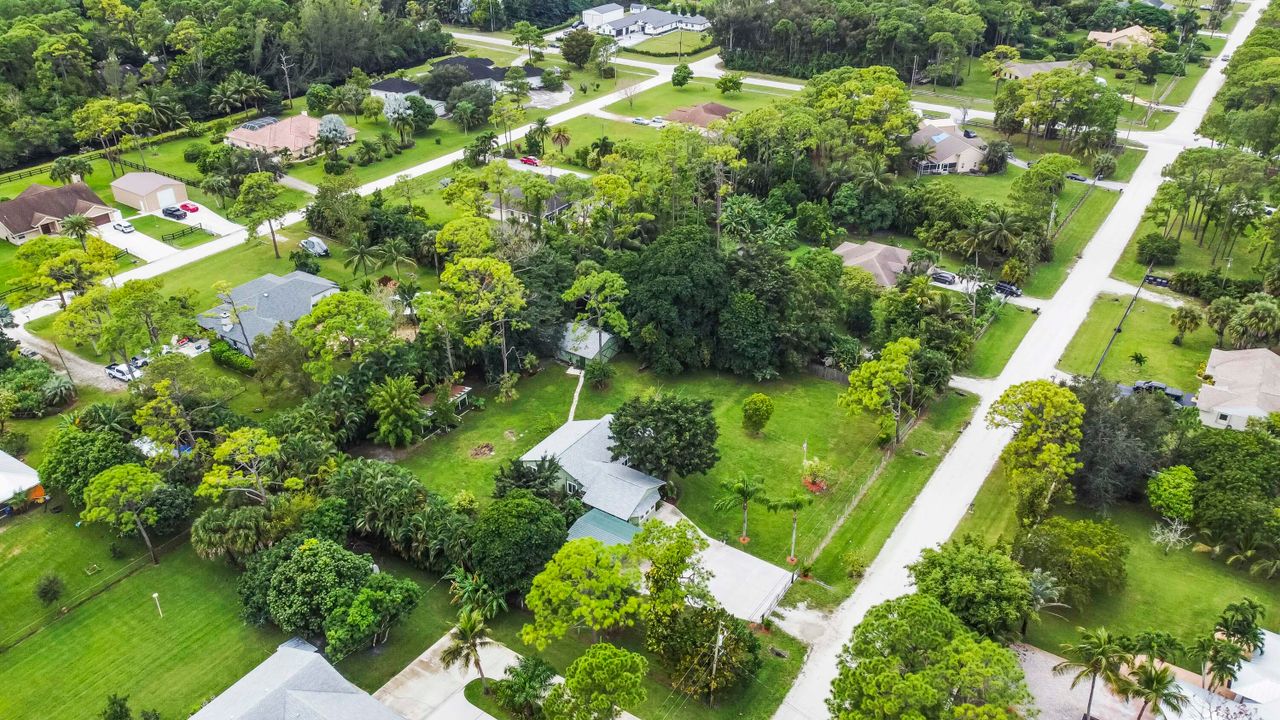 For Sale: $673,000 (5 beds, 3 baths, 2500 Square Feet)