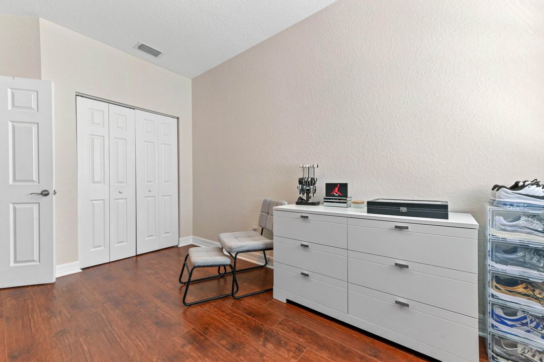 For Sale: $450,000 (3 beds, 2 baths, 1876 Square Feet)