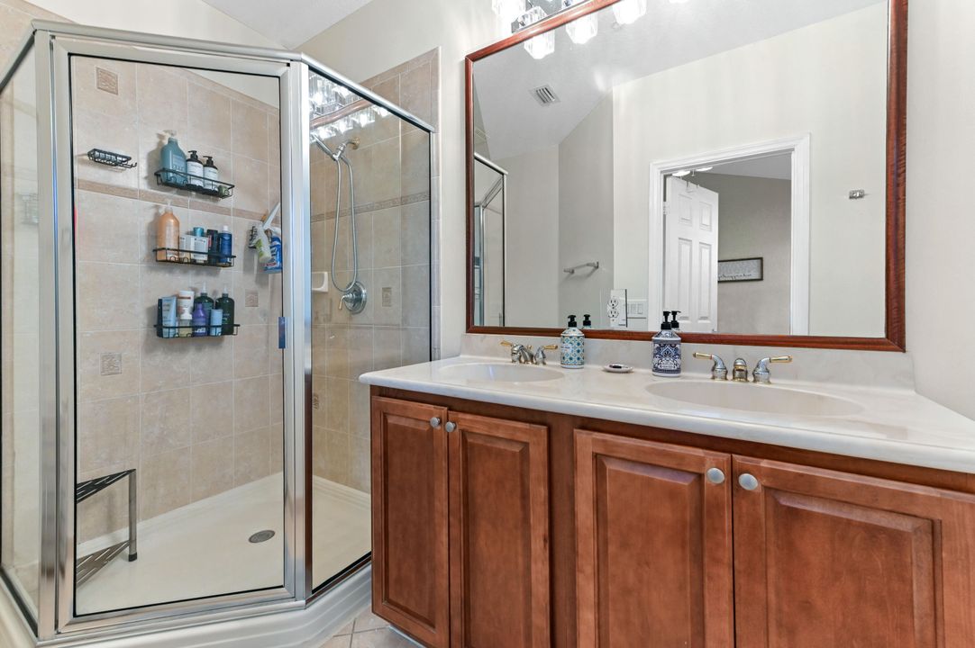 For Sale: $450,000 (3 beds, 2 baths, 1876 Square Feet)