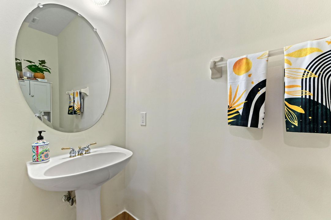 For Sale: $450,000 (3 beds, 2 baths, 1876 Square Feet)