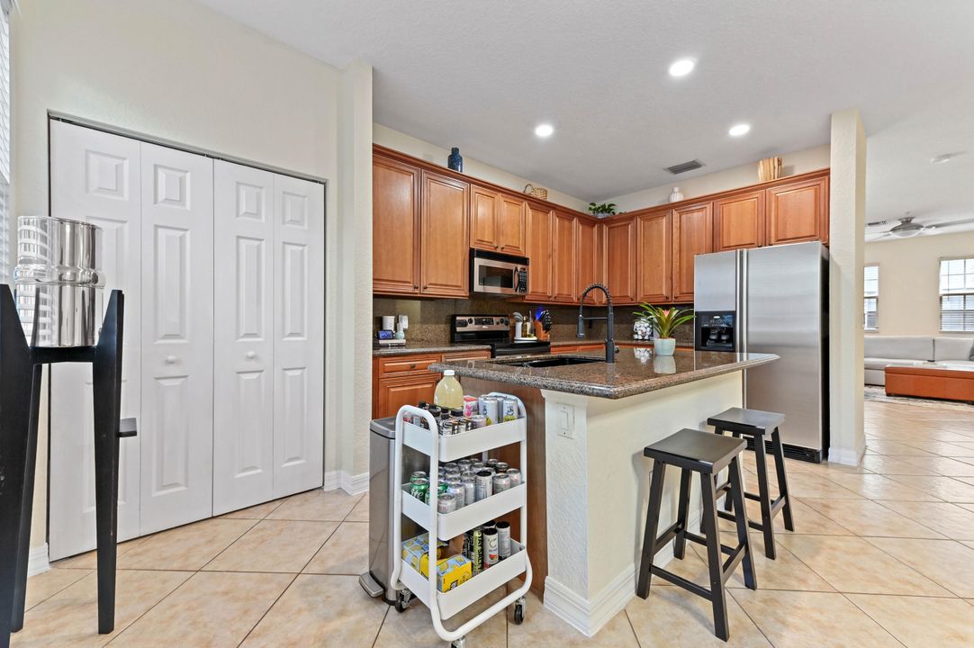 For Sale: $450,000 (3 beds, 2 baths, 1876 Square Feet)