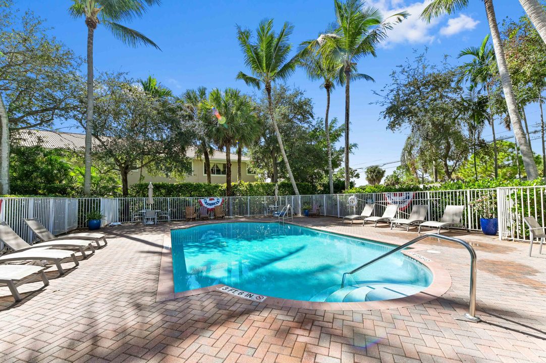 For Sale: $450,000 (3 beds, 2 baths, 1876 Square Feet)