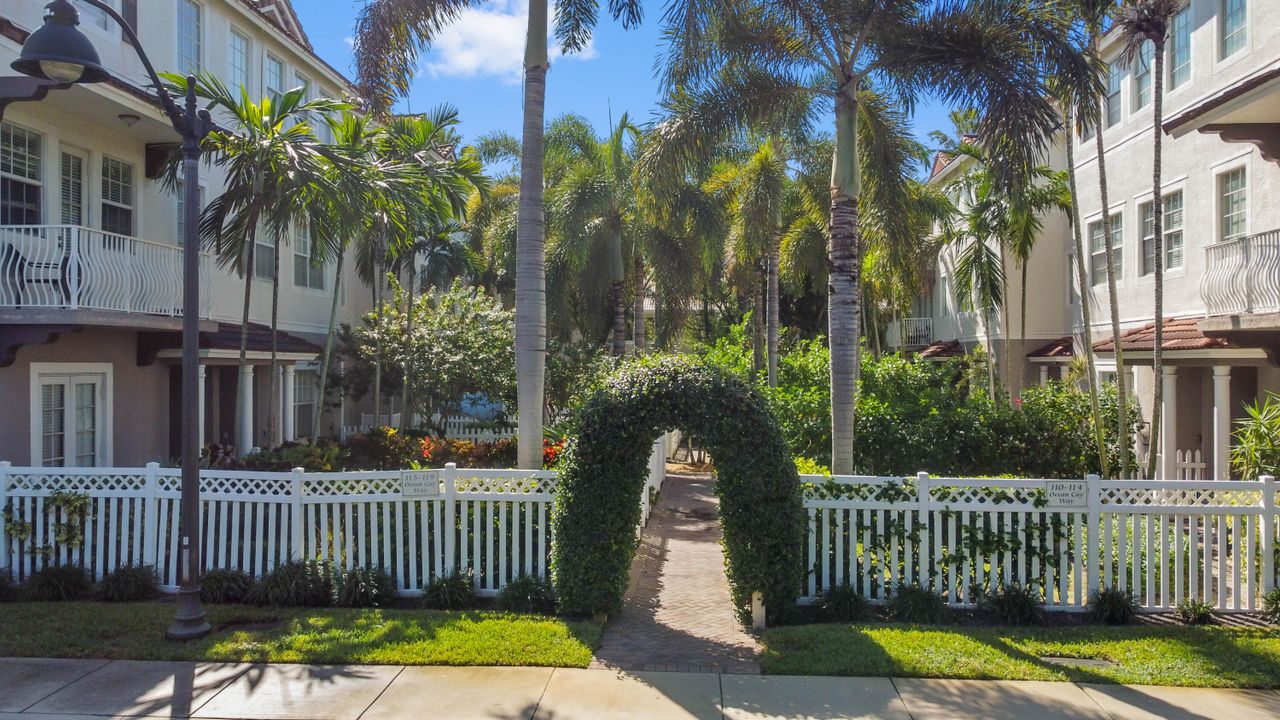 For Sale: $450,000 (3 beds, 2 baths, 1876 Square Feet)