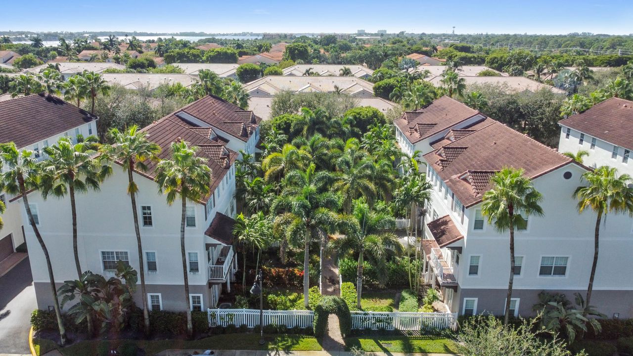 For Sale: $450,000 (3 beds, 2 baths, 1876 Square Feet)