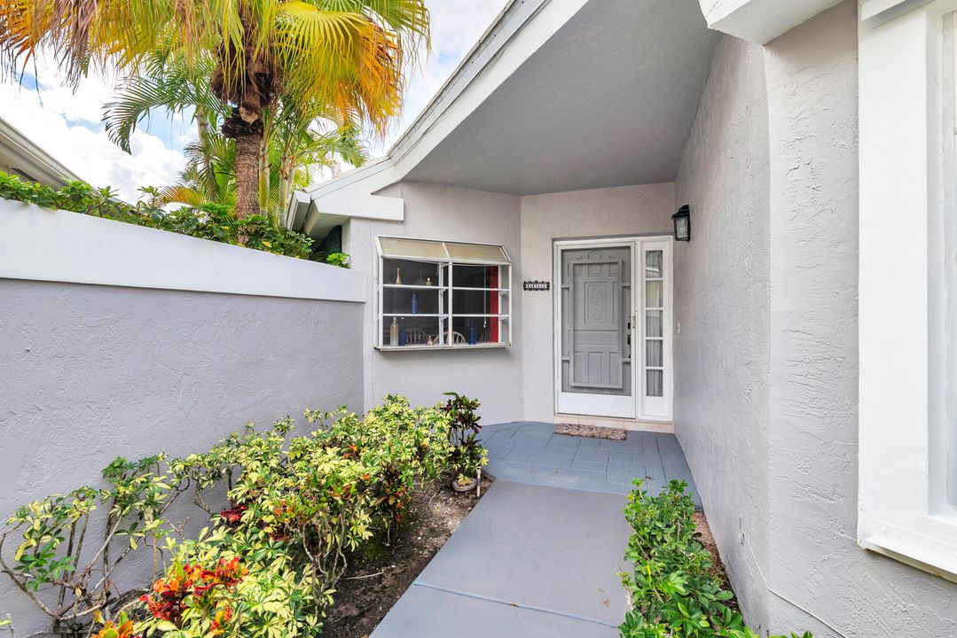 For Sale: $550,000 (3 beds, 2 baths, 2069 Square Feet)