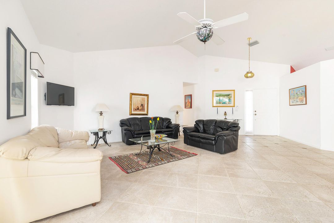 For Sale: $550,000 (3 beds, 2 baths, 2069 Square Feet)