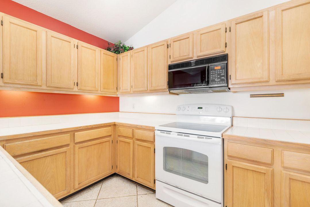 For Sale: $550,000 (3 beds, 2 baths, 2069 Square Feet)