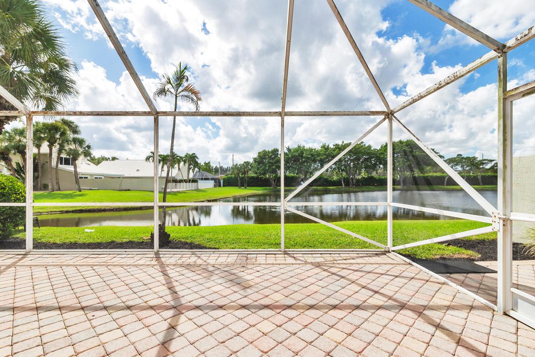 For Sale: $550,000 (3 beds, 2 baths, 2069 Square Feet)