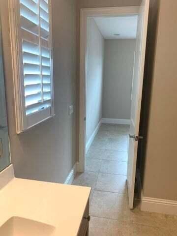 合同活跃: $2,100 (4 贝兹, 5 浴室, 730 平方英尺)