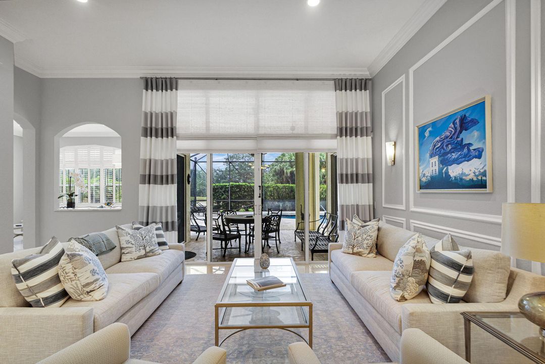 合同活跃: $1,299,000 (4 贝兹, 2 浴室, 2617 平方英尺)