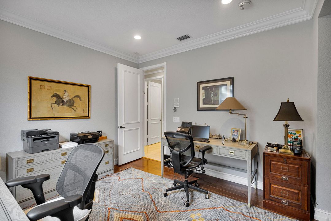 合同活跃: $1,299,000 (4 贝兹, 2 浴室, 2617 平方英尺)