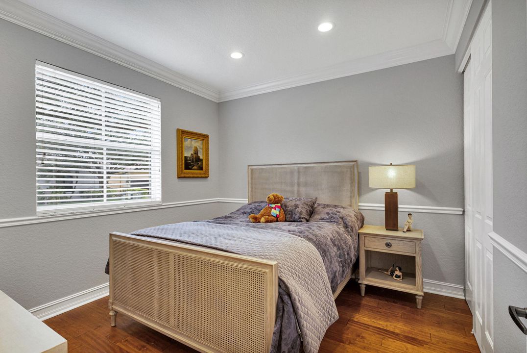 合同活跃: $1,299,000 (4 贝兹, 2 浴室, 2617 平方英尺)