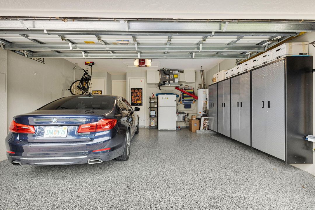 合同活跃: $1,299,000 (4 贝兹, 2 浴室, 2617 平方英尺)