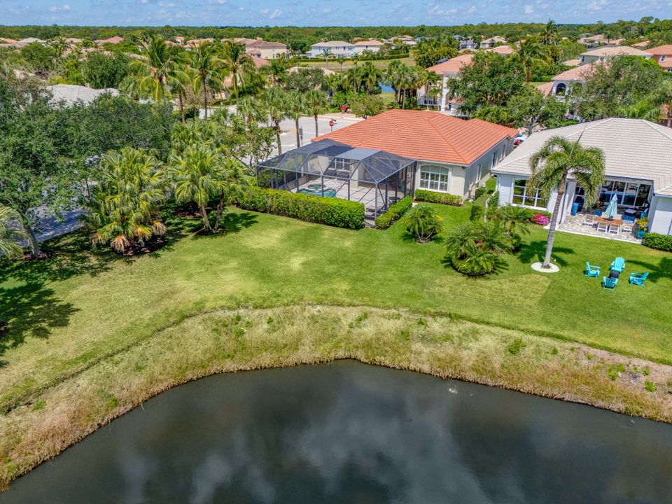 合同活跃: $1,299,000 (4 贝兹, 2 浴室, 2617 平方英尺)