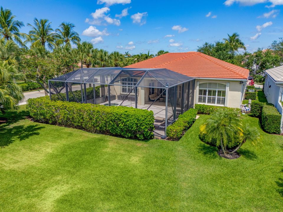 合同活跃: $1,299,000 (4 贝兹, 2 浴室, 2617 平方英尺)