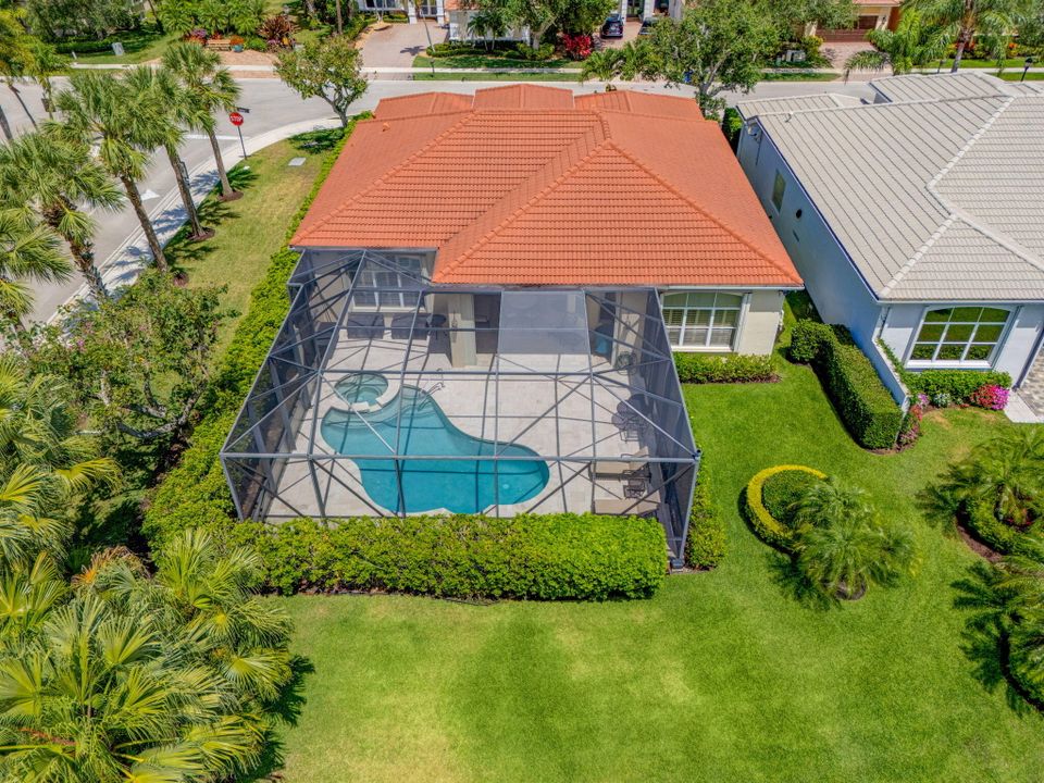 合同活跃: $1,299,000 (4 贝兹, 2 浴室, 2617 平方英尺)