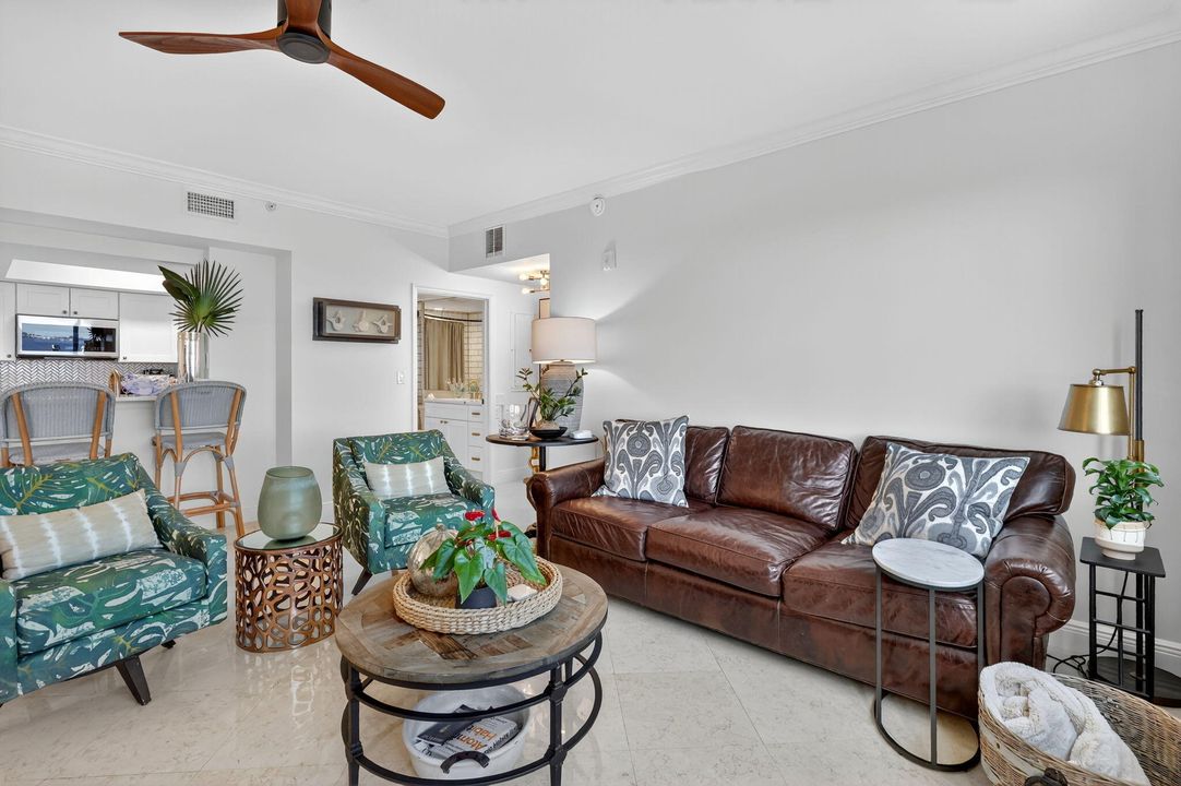 Под контрактом: $498,900 (2 спален, 2 ванн, 1126 Квадратных фут)