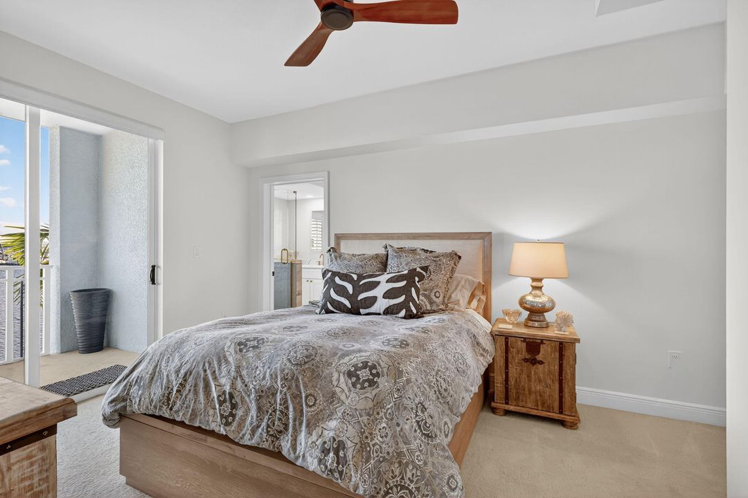 Под контрактом: $498,900 (2 спален, 2 ванн, 1126 Квадратных фут)