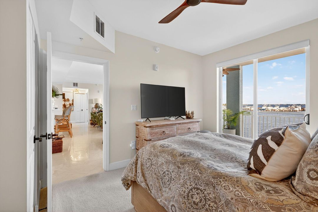 Под контрактом: $498,900 (2 спален, 2 ванн, 1126 Квадратных фут)