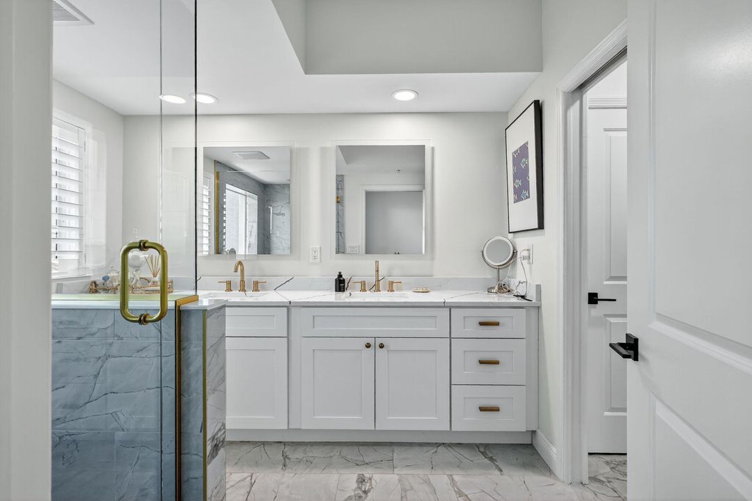 Под контрактом: $498,900 (2 спален, 2 ванн, 1126 Квадратных фут)