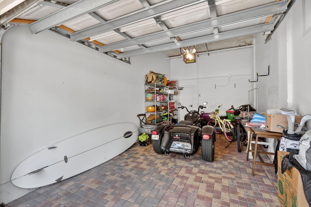 Под контрактом: $498,900 (2 спален, 2 ванн, 1126 Квадратных фут)