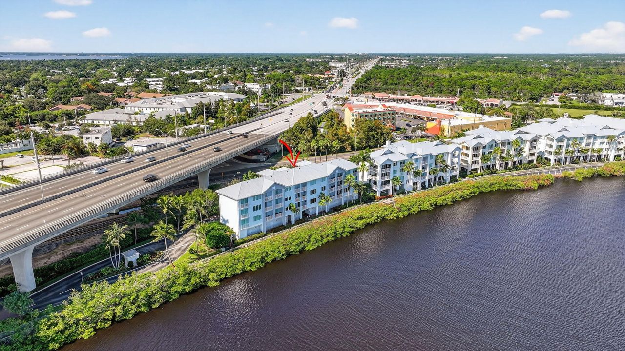 Под контрактом: $498,900 (2 спален, 2 ванн, 1126 Квадратных фут)