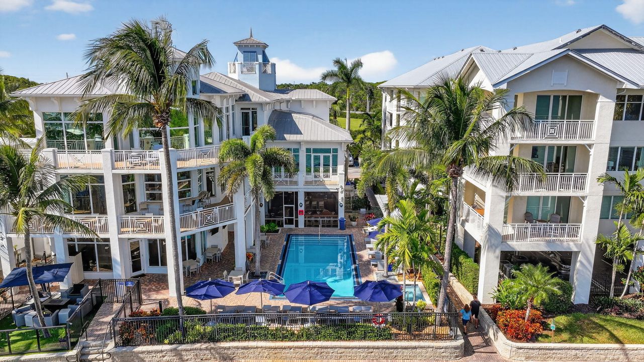 Под контрактом: $498,900 (2 спален, 2 ванн, 1126 Квадратных фут)