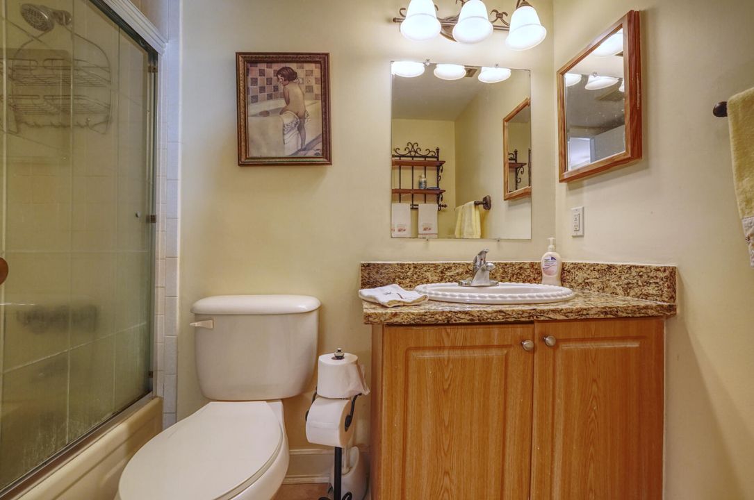 For Sale: $154,000 (2 beds, 1 baths, 935 Square Feet)