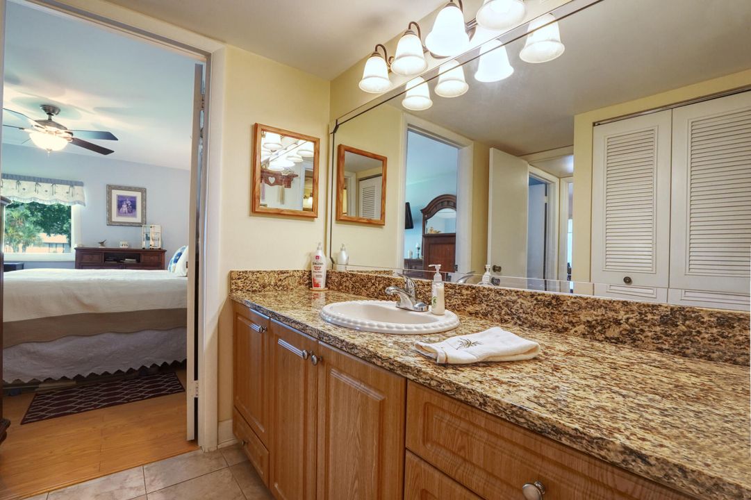 For Sale: $154,000 (2 beds, 1 baths, 935 Square Feet)