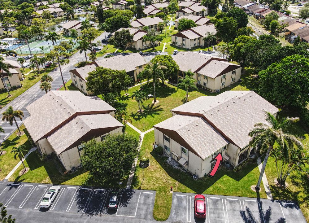 For Sale: $154,000 (2 beds, 1 baths, 935 Square Feet)