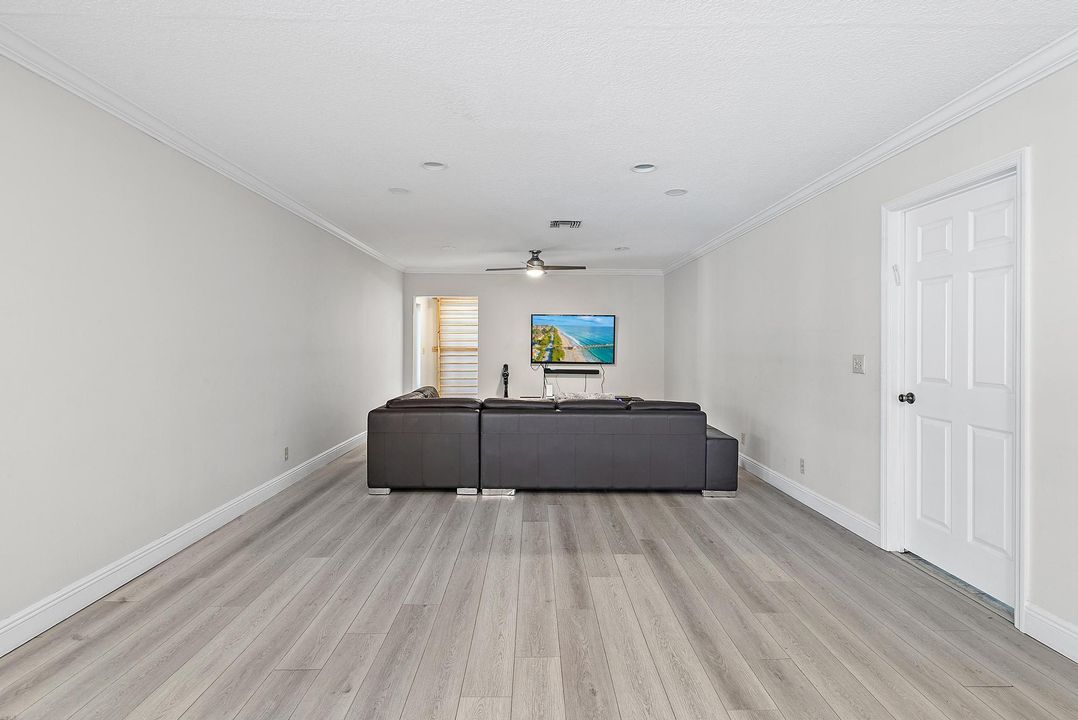 На продажу: $1,050,000 (4 спален, 3 ванн, 3143 Квадратных фут)