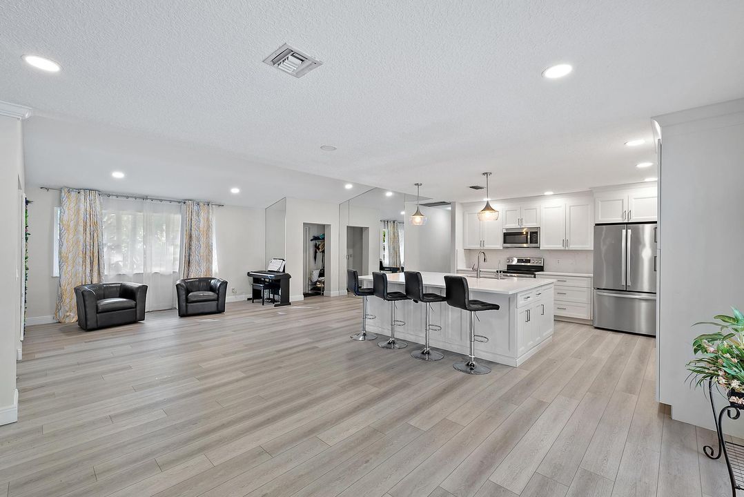 На продажу: $1,050,000 (4 спален, 3 ванн, 3143 Квадратных фут)