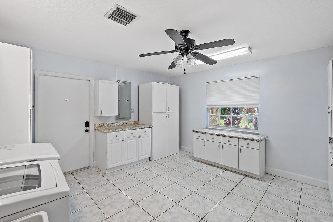 На продажу: $1,050,000 (4 спален, 3 ванн, 3143 Квадратных фут)