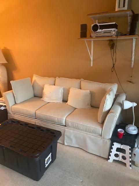 For Rent: $3,500 (2 beds, 2 baths, 1241 Square Feet)