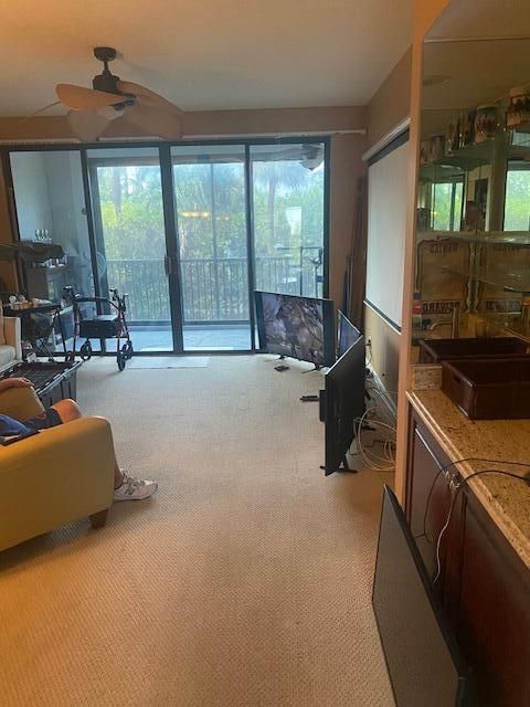 For Rent: $3,500 (2 beds, 2 baths, 1241 Square Feet)