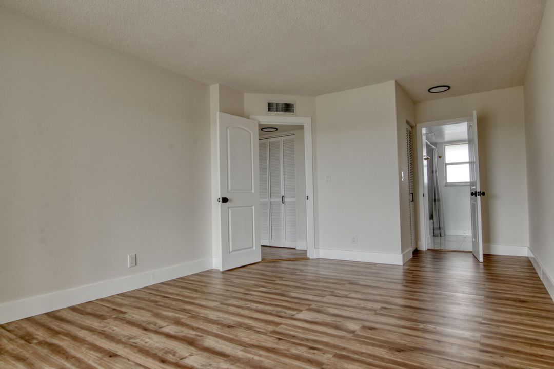 For Sale: $224,500 (2 beds, 2 baths, 1114 Square Feet)