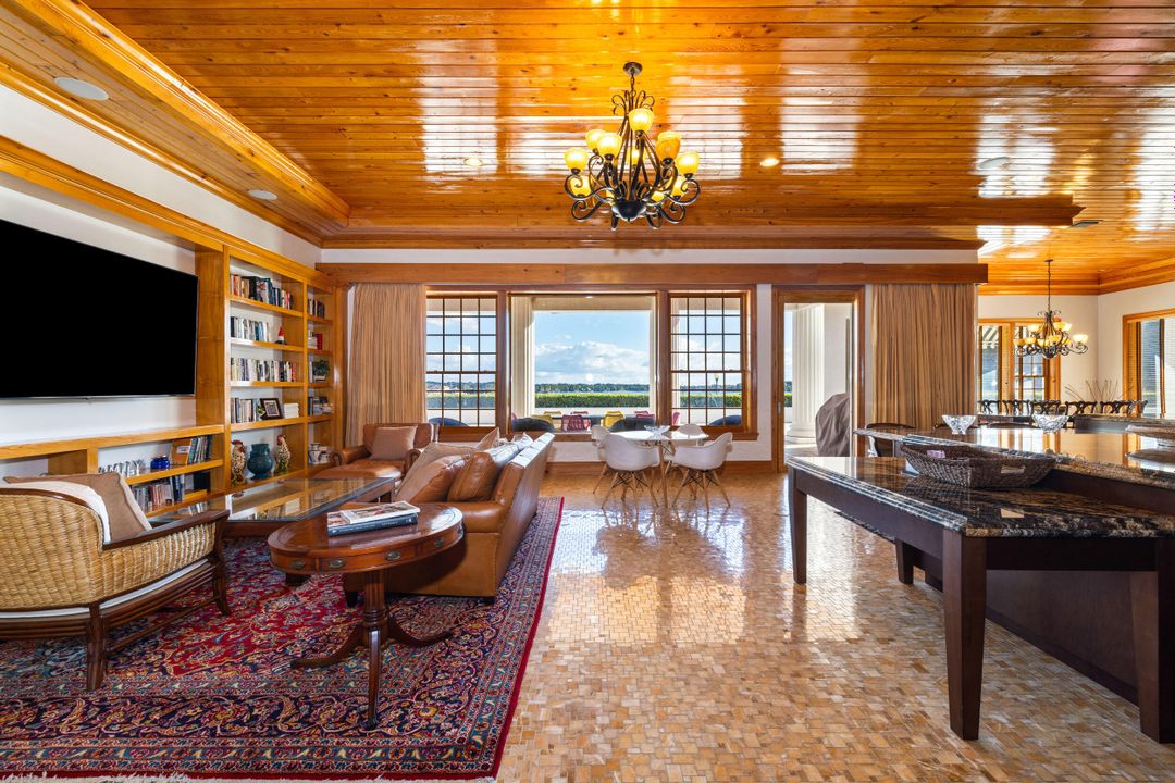 For Sale: $19,995,000 (6 beds, 12 baths, 20865 Square Feet)