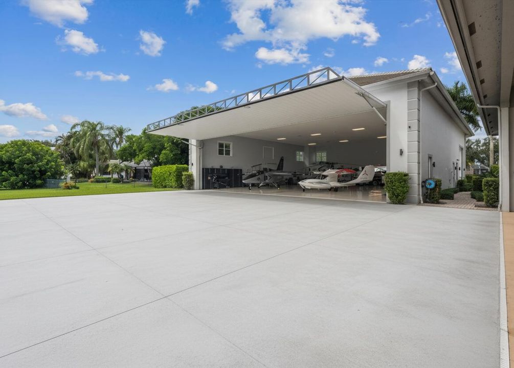 For Sale: $12,000,000 (5 beds, 5 baths, 7616 Square Feet)