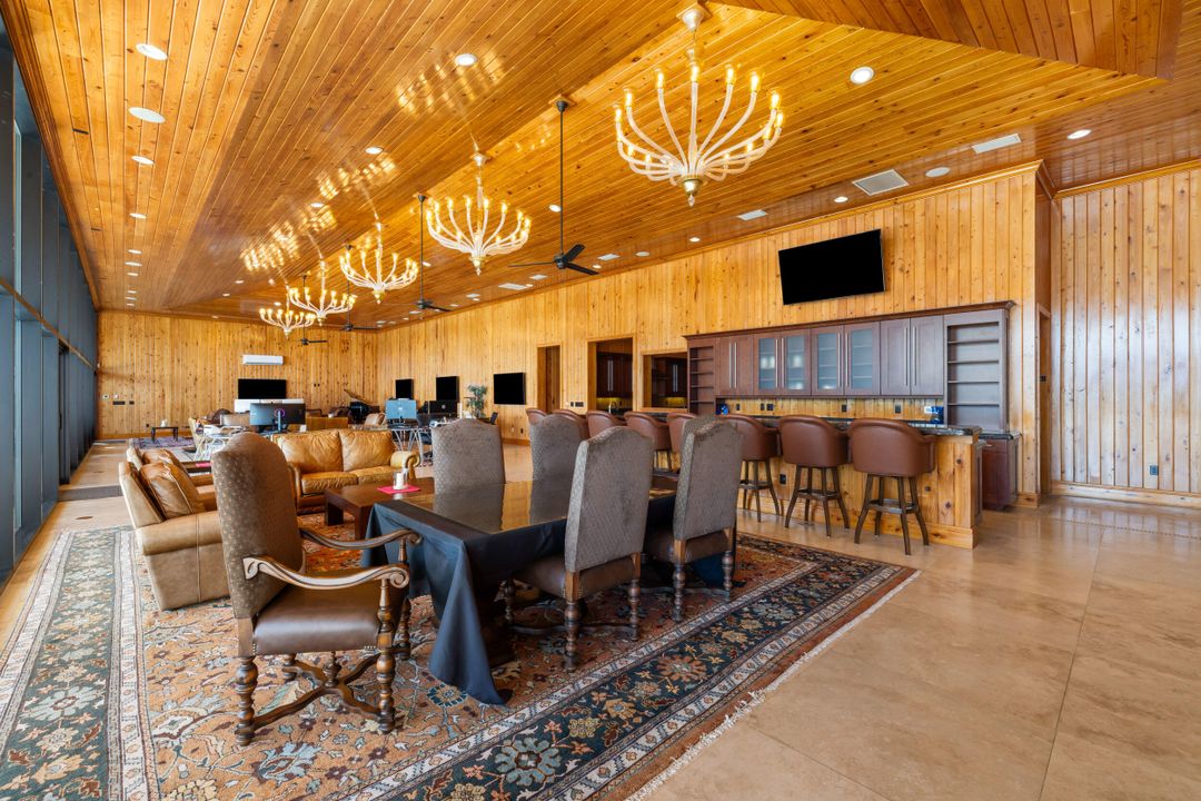 For Sale: $19,995,000 (6 beds, 12 baths, 20865 Square Feet)