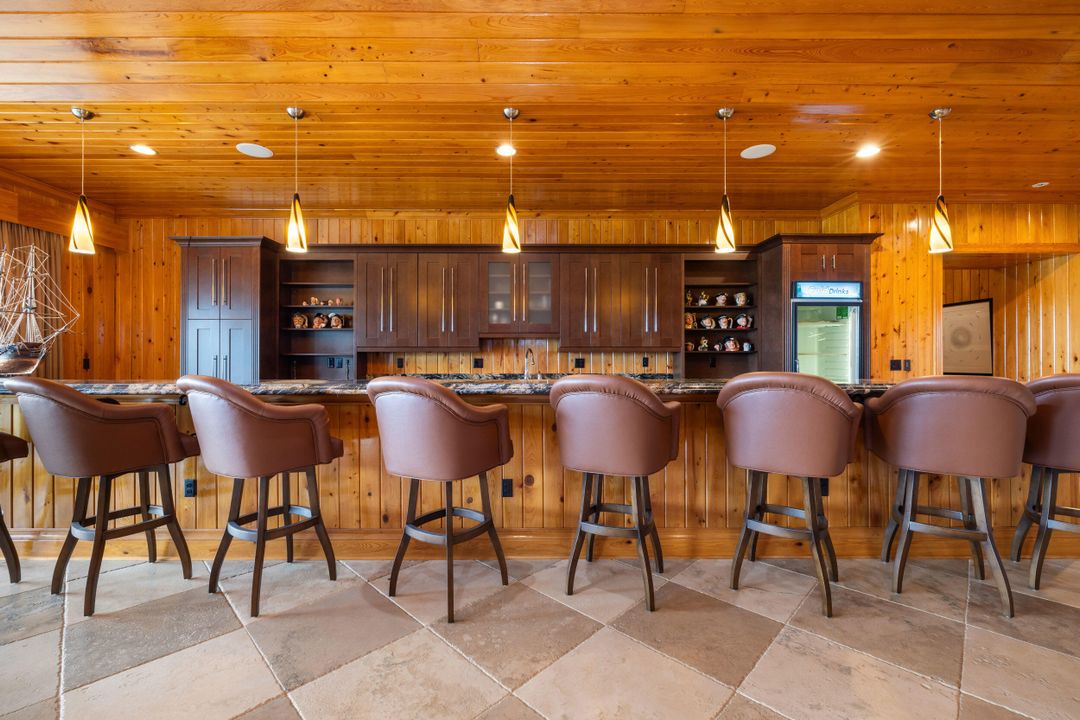 For Sale: $19,995,000 (6 beds, 12 baths, 20865 Square Feet)