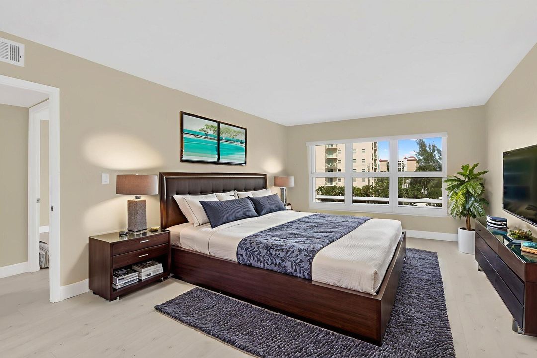 For Sale: $449,000 (2 beds, 2 baths, 1265 Square Feet)